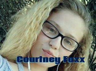 Courtney_Foxx