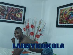 LARSYKOKOLA