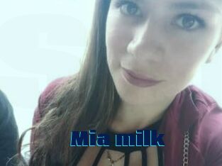 Mia_milk