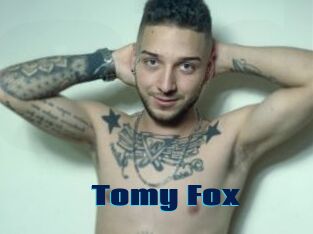 Tomy_Fox